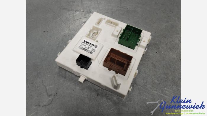 Gebruikte Bodycontrol Module Volvo V90 Prijs € 195,00 Margeregeling aangeboden door Klein Gunnewiek Autodemontage & Motorentechniek