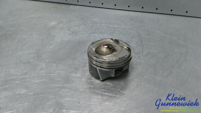 Gebruikte Zuiger Ford Focus Prijs € 85,00 Margeregeling aangeboden door Klein Gunnewiek Autodemontage & Motorentechniek