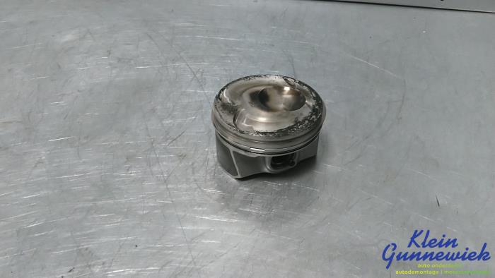 Gebruikte Zuiger Ford Focus Prijs € 85,00 Margeregeling aangeboden door Klein Gunnewiek Autodemontage & Motorentechniek