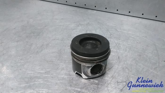 Gebruikte Zuiger Audi A4 Prijs € 57,00 Margeregeling aangeboden door Klein Gunnewiek Autodemontage & Motorentechniek