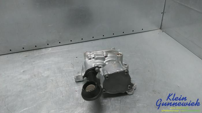 Gebruikte Oliepomp Volkswagen Golf Prijs € 61,00 Margeregeling aangeboden door Klein Gunnewiek Autodemontage & Motorentechniek