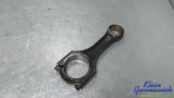 Gebruikte Drijfstang Mercedes C-Klasse Prijs € 70,00 Margeregeling aangeboden door Klein Gunnewiek Autodemontage & Motorentechniek