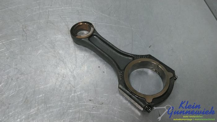 Gebruikte Drijfstang Mercedes Vito Prijs € 70,00 Margeregeling aangeboden door Klein Gunnewiek Autodemontage & Motorentechniek
