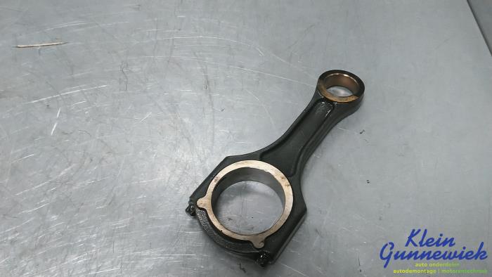 Gebruikte Drijfstang Mercedes Vito Prijs € 70,00 Margeregeling aangeboden door Klein Gunnewiek Autodemontage & Motorentechniek
