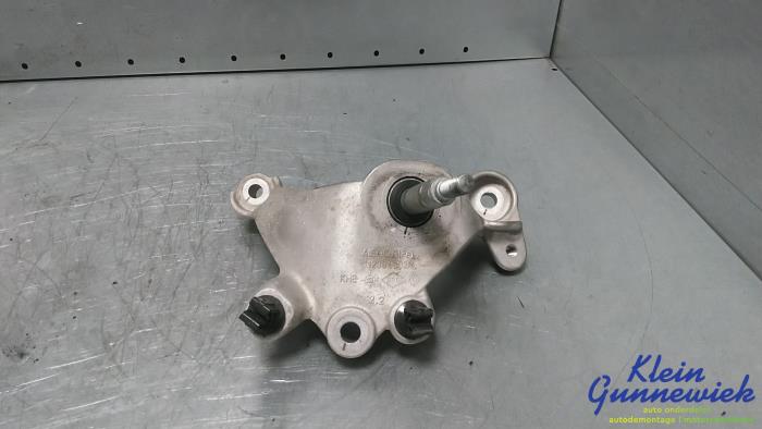 Gebruikte Versnellingsbak Steun Renault Clio Prijs € 25,00 Margeregeling aangeboden door Klein Gunnewiek Autodemontage & Motorentechniek
