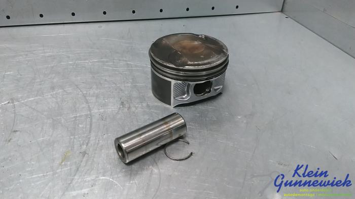 Gebruikte Zuiger Opel Insignia Prijs € 60,00 Margeregeling aangeboden door Klein Gunnewiek Autodemontage & Motorentechniek