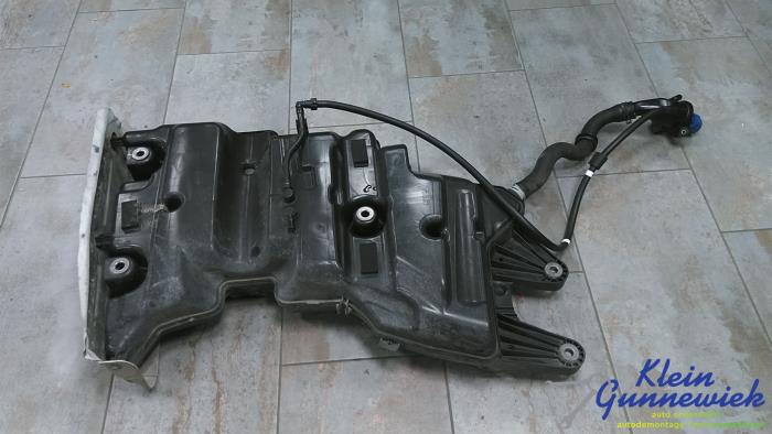 Gebruikte Ureumreservoir Mercedes Vito Prijs € 375,00 Margeregeling aangeboden door Klein Gunnewiek Autodemontage & Motorentechniek