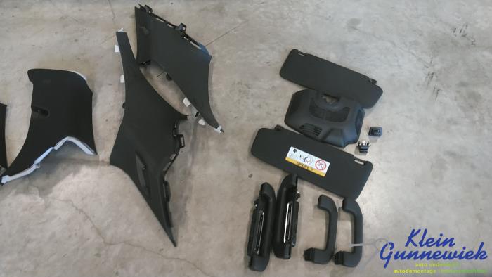Gebruikte Hemelbekleding Mercedes EQS Prijs € 500,00 Margeregeling aangeboden door Klein Gunnewiek Autodemontage & Motorentechniek