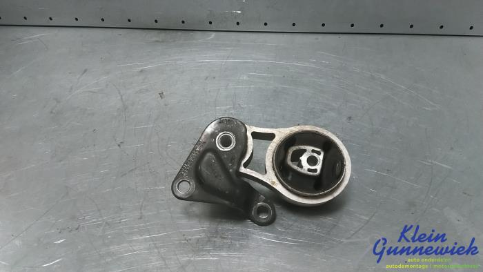 Gebruikte Versnellingsbak Steun Ford Fiesta Prijs € 20,00 Margeregeling aangeboden door Klein Gunnewiek Autodemontage & Motorentechniek