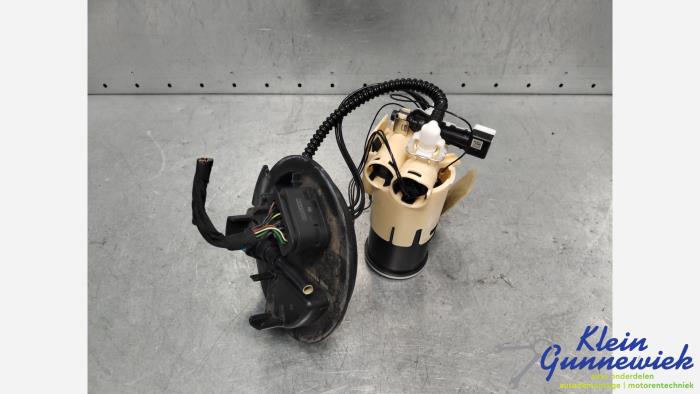 Gebruikte Tank element Pomp Mercedes C-Klasse Prijs € 122,00 Margeregeling aangeboden door Klein Gunnewiek Autodemontage & Motorentechniek