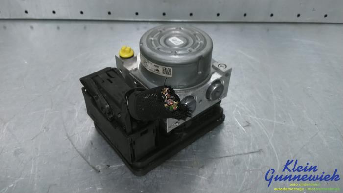 Gebruikte ABS Pomp Ford Focus Prijs € 295,00 Margeregeling aangeboden door Klein Gunnewiek Autodemontage & Motorentechniek