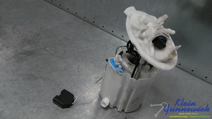 Gebruikte Tank element Pomp Mercedes C-Klasse Prijs € 127,00 Margeregeling aangeboden door Klein Gunnewiek Autodemontage & Motorentechniek