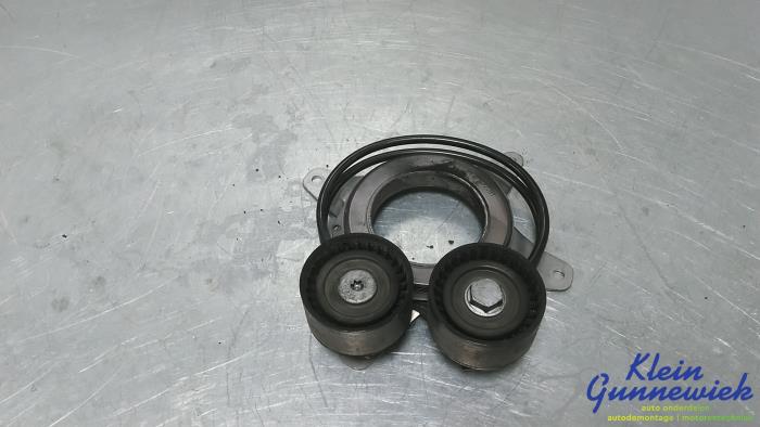 Gebruikte Spanrol Multiriem Volvo V60 Prijs € 46,00 Margeregeling aangeboden door Klein Gunnewiek Autodemontage & Motorentechniek