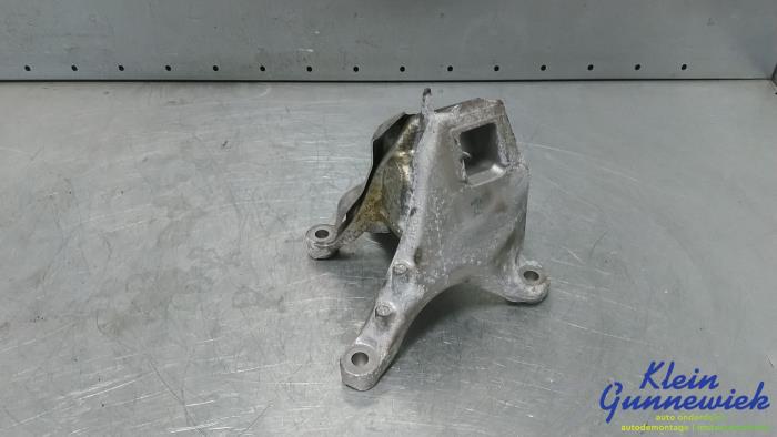 Gebruikte Motorsteun BMW 3-Serie Prijs € 35,00 Margeregeling aangeboden door Klein Gunnewiek Autodemontage & Motorentechniek