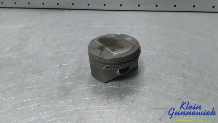 Gebruikte Zuiger Volvo V40 Prijs € 45,00 Margeregeling aangeboden door Klein Gunnewiek Autodemontage & Motorentechniek