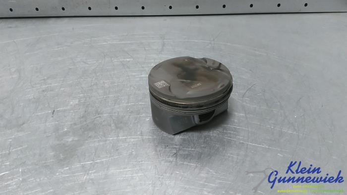 Gebruikte Zuiger Volvo V40 Prijs € 45,00 Margeregeling aangeboden door Klein Gunnewiek Autodemontage & Motorentechniek