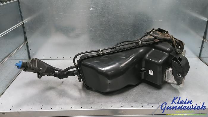 Gebruikte Ureumreservoir Volvo XC60 Prijs € 295,00 Margeregeling aangeboden door Klein Gunnewiek Autodemontage & Motorentechniek