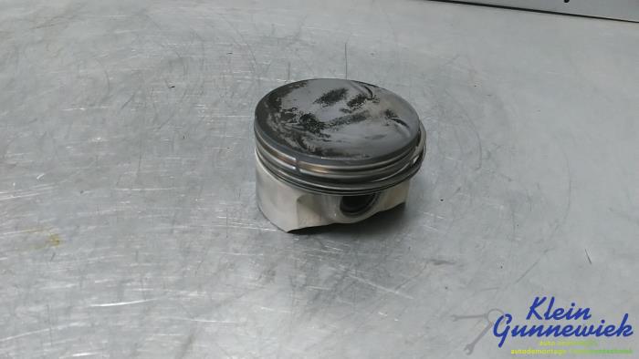 Gebruikte Zuiger Audi RS7 Prijs € 95,00 Margeregeling aangeboden door Klein Gunnewiek Autodemontage & Motorentechniek