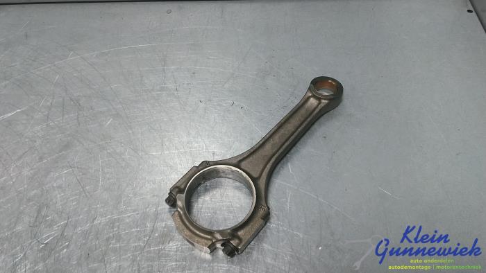 Gebruikte Drijfstang Mercedes C-Klasse Prijs € 95,00 Margeregeling aangeboden door Klein Gunnewiek Autodemontage & Motorentechniek
