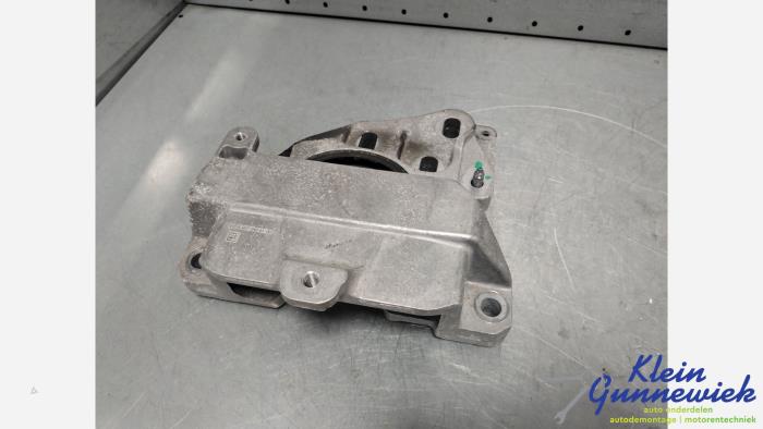 Gebruikte Motorrubber Mercedes CLA Prijs € 40,00 Margeregeling aangeboden door Klein Gunnewiek Autodemontage & Motorentechniek