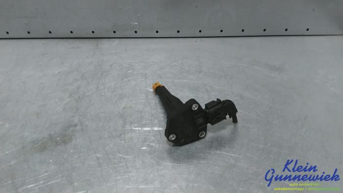 Gebruikte Oliepeil sensor BMW 3-Serie Prijs € 33,00 Margeregeling aangeboden door Klein Gunnewiek Autodemontage & Motorentechniek