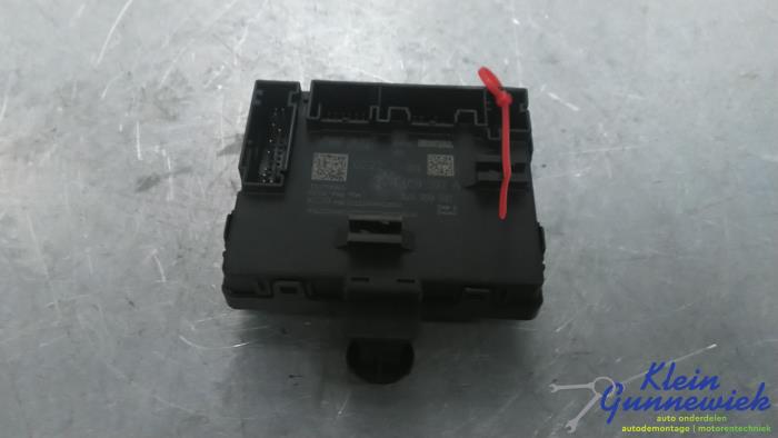 Gebruikte Deur module Volkswagen Multivan T7 Prijs € 48,00 Margeregeling aangeboden door Klein Gunnewiek Autodemontage & Motorentechniek