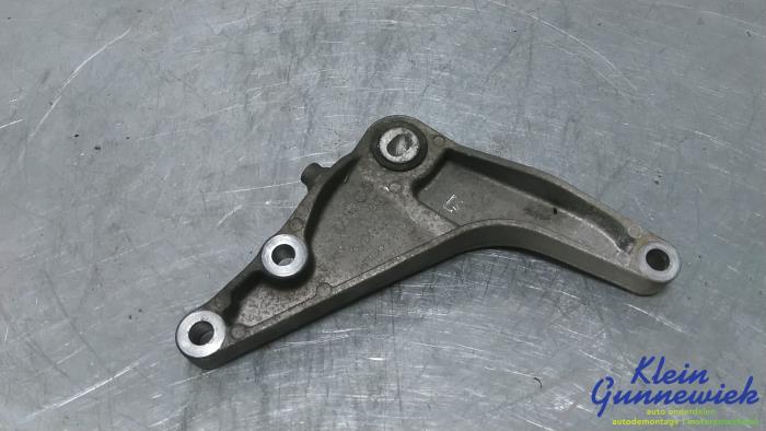 Gebruikte Motorsteun Opel Corsa Prijs € 25,00 Margeregeling aangeboden door Klein Gunnewiek Autodemontage & Motorentechniek