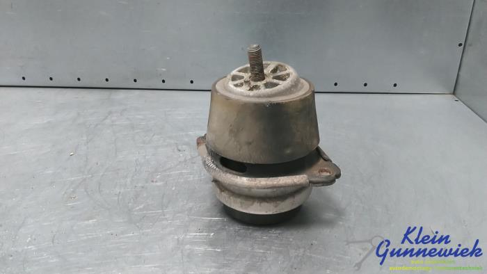 Gebruikte Motorsteun Audi Q7 Prijs € 20,00 Margeregeling aangeboden door Klein Gunnewiek Autodemontage & Motorentechniek