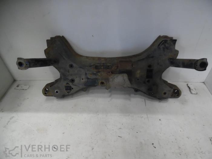 Gebruikte Subframe Toyota Yaris (P1) 1.3 16V VVT-i Prijs € 75,00 Margeregeling aangeboden door Verhoef Cars & Parts