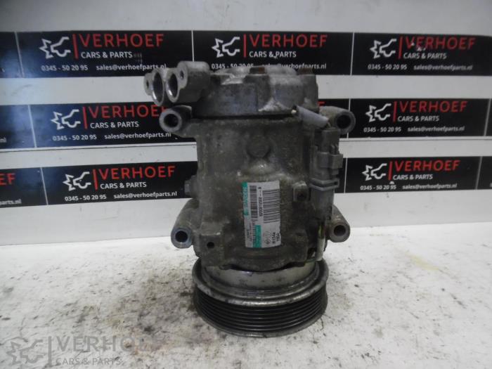 Gebruikte Aircopomp Renault Clio III (BR/CR) 1.2 16V 75 Prijs € 75,00 Margeregeling aangeboden door Verhoef Cars & Parts