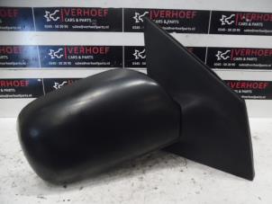 Gebruikte Buitenspiegel rechts Toyota Yaris (P1) 1.3 16V VVT-i Prijs € 30,00 Margeregeling aangeboden door Verhoef Cars & Parts