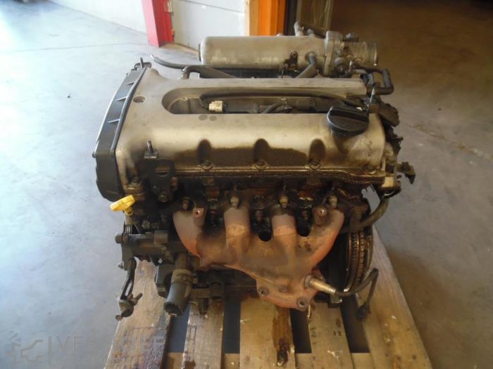 Gebruikte Motor Kia Carens II (FJ) 1.8i 16V Prijs op aanvraag aangeboden door Verhoef Cars & Parts