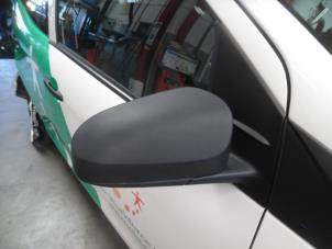 Gebruikte Spiegel Buiten rechts Toyota Aygo (B40) 1.0 12V VVT-i Prijs € 50,00 Margeregeling aangeboden door Verhoef Cars & Parts