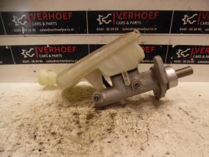 Gebruikte Hoofdremcilinder Citroen C2 (JM) 1.4 Prijs € 30,00 Margeregeling aangeboden door Verhoef Cars & Parts