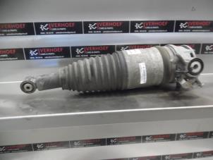 Gebruikte Achterpoot links Porsche Cayenne II (92A) 3.0 S E-Hybrid 24V Prijs op aanvraag aangeboden door Verhoef Cars & Parts