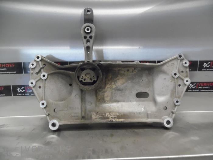 Gebruikte Subframe Volkswagen Golf V Variant (1K5) 2.0 TDI DPF Prijs op aanvraag aangeboden door Verhoef Cars & Parts