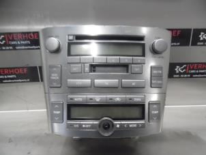 Gebruikte Radio CD Speler Toyota Avensis Wagon (T25/B1E) 1.8 16V VVT-i Prijs op aanvraag aangeboden door Verhoef Cars & Parts