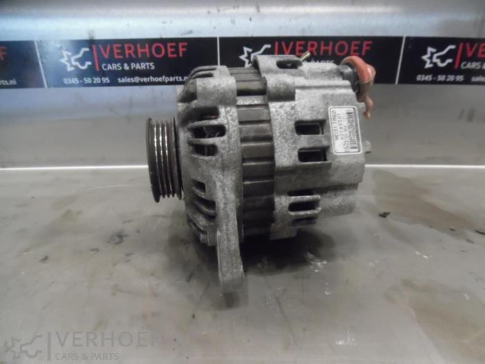 Gebruikte Dynamo Mitsubishi Galant (EA/EC) 2.0 16V Prijs € 40,00 Margeregeling aangeboden door Verhoef Cars & Parts
