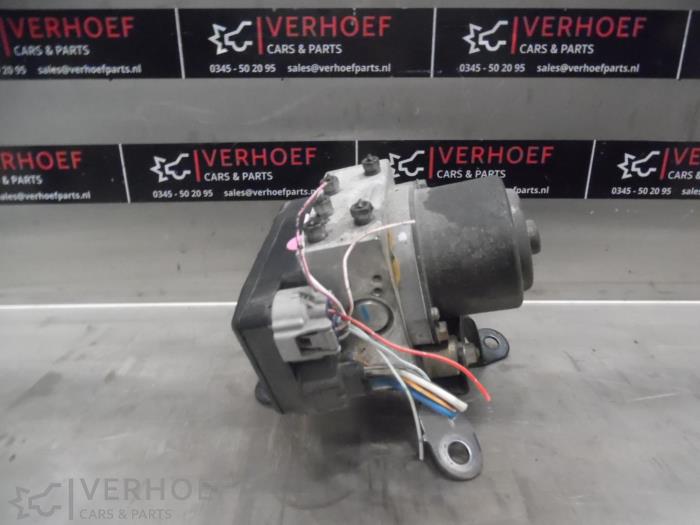 Gebruikte ABS Pomp Toyota Land Cruiser 90 (J9) 3.4i 24V Prijs € 90,00 Margeregeling aangeboden door Verhoef Cars & Parts