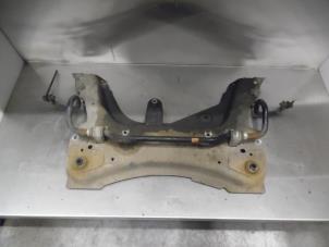 Gebruikte Subframe Renault Clio III (BR/CR) 1.4 16V Prijs € 90,00 Margeregeling aangeboden door Verhoef Cars & Parts