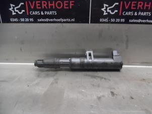 Gebruikte Bobine Renault Clio III (BR/CR) 1.4 16V Prijs € 15,00 Margeregeling aangeboden door Verhoef Cars & Parts