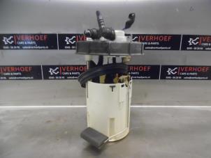 Gebruikte Benzinepomp Toyota Avensis Wagon (T25/B1E) 1.8 16V VVT-i Prijs € 50,00 Margeregeling aangeboden door Verhoef Cars & Parts