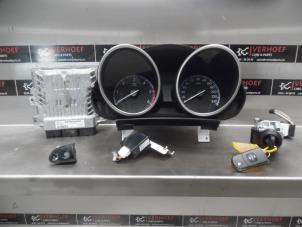 Gebruikte Set Cilindersloten (compleet) Mazda 3 Sport (BL14/BLA4/BLB4) 1.6 CiTD 16V Prijs op aanvraag aangeboden door Verhoef Cars & Parts