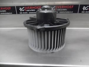 Gebruikte Chaufage Ventilatiemotor Toyota Land Cruiser 90 (J9) 3.4i 24V Prijs € 100,00 Margeregeling aangeboden door Verhoef Cars & Parts