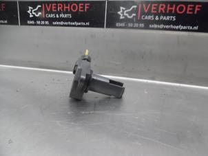 Gebruikte Luchthoeveelheidsmeter Toyota Land Cruiser 90 (J9) 3.4i 24V Prijs € 20,00 Margeregeling aangeboden door Verhoef Cars & Parts