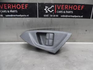 Gebruikte Combischakelaar ramen Toyota Aygo (B40) 1.0 12V VVT-i Prijs € 25,00 Margeregeling aangeboden door Verhoef Cars & Parts