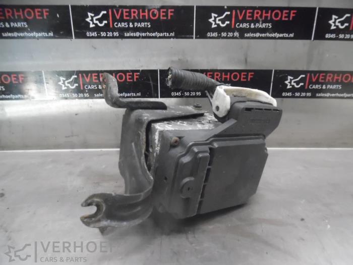 Gebruikte ABS Pomp Lexus IS (E2) 200 2.0 24V Prijs € 125,00 Margeregeling aangeboden door Verhoef Cars & Parts