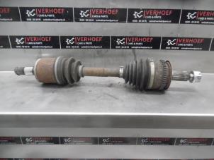 Gebruikte Aandrijfas links-voor Mitsubishi L-200 2.5 DI-D 4x4 Prijs € 151,25 Inclusief btw aangeboden door Verhoef Cars & Parts