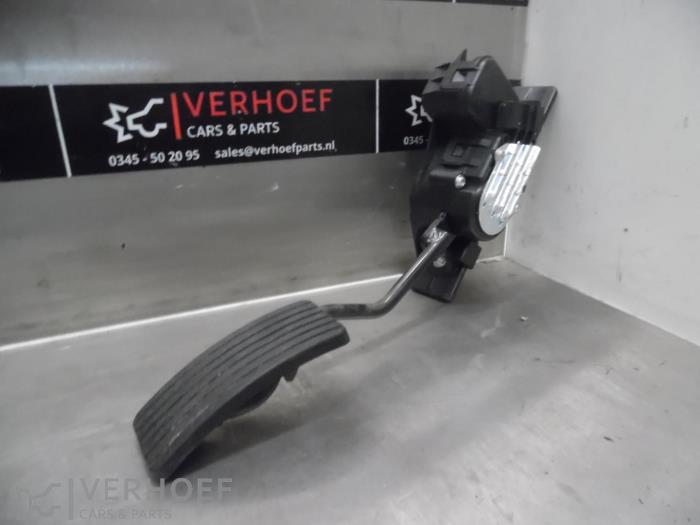 Gebruikte Sensor Gaspedaalpositie Mitsubishi L-200 2.5 DI-D 4x4 Prijs op aanvraag aangeboden door Verhoef Cars & Parts