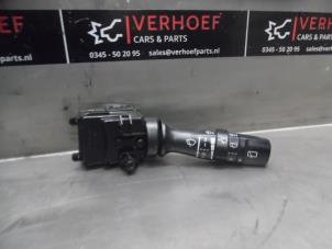 Gebruikte Schakelaar Ruitenwisser Kia Soul I (AM) 1.6 CVVT 16V Prijs € 30,00 Margeregeling aangeboden door Verhoef Cars & Parts